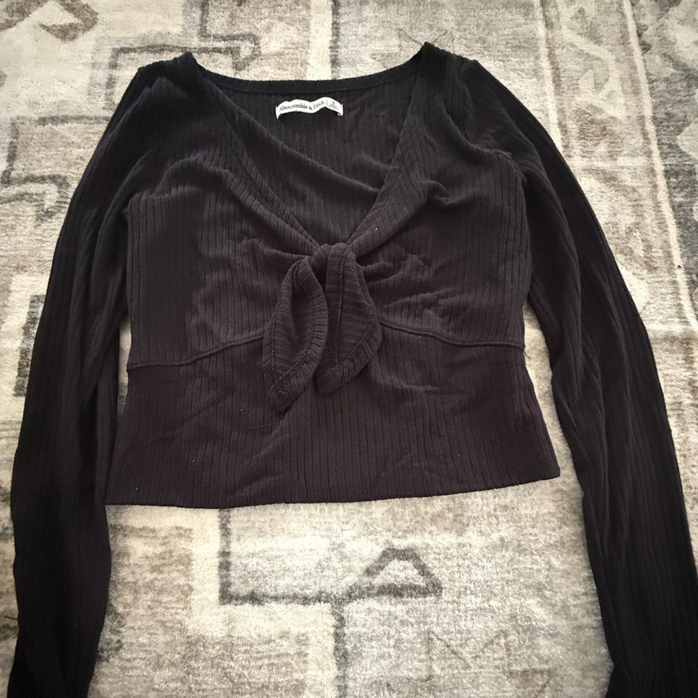 Long sleeve cropped Abercrombie and Fitch shirt!
